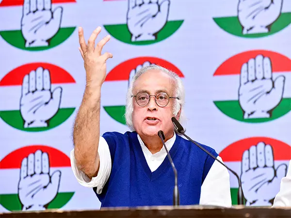 जयराम रमेश ने की Bajwa के खिलाफ कार्रवाई को लेकर पंजाब सरकार की आलोचना जयराम रमेश ने की Bajwa के खिलाफ कार्रवाई को लेकर पंजाब सरकार की आलोचना