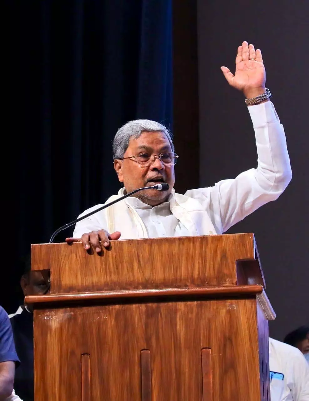 हमें सच बोलने का साहस विकसित करना होगा: CM Siddaramaiah हमें सच बोलने का साहस विकसित करना होगा: CM Siddaramaiah