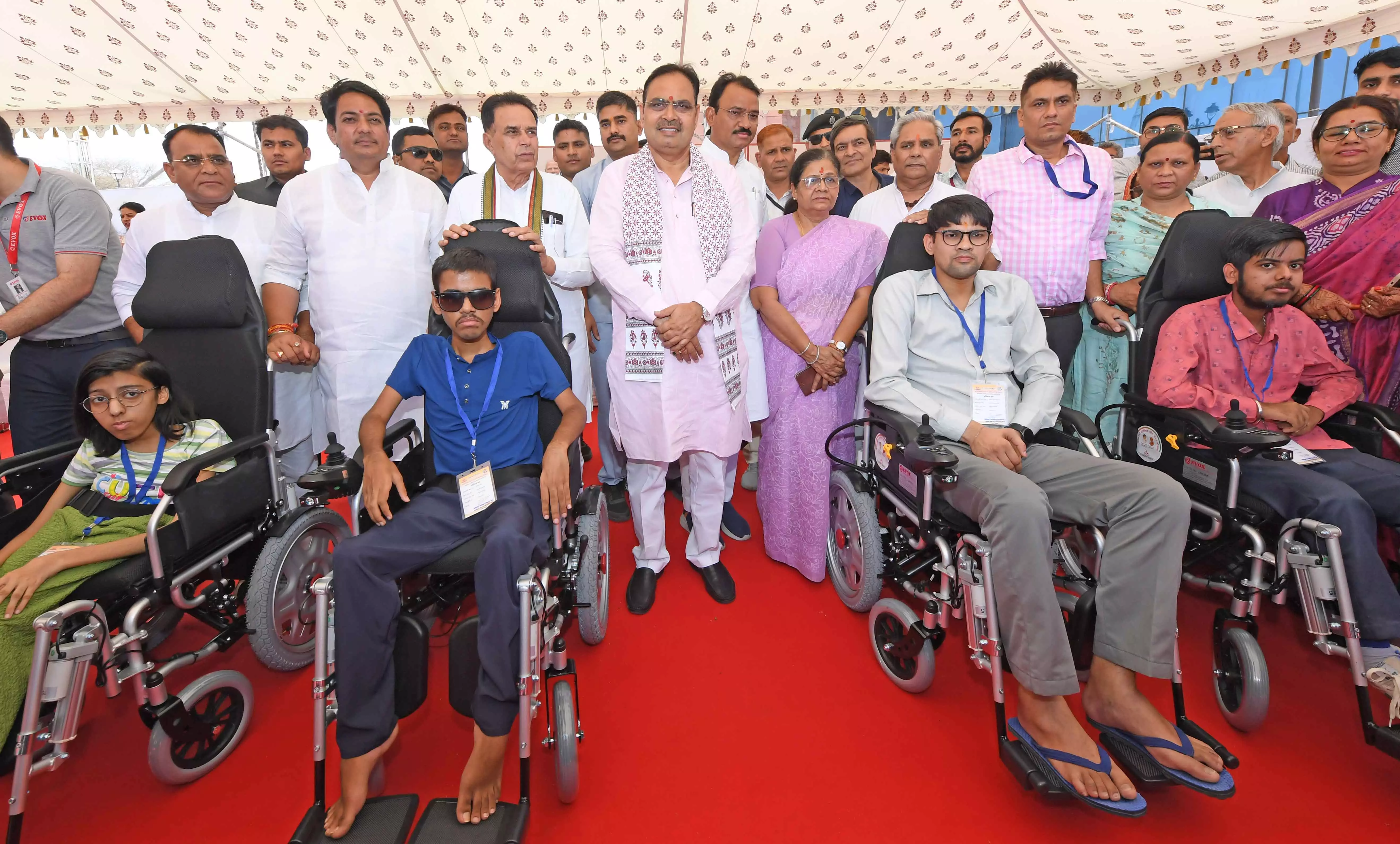 Jaipur: हर वर्ग के विकास के लिए समर्पित है राज्य सरकार : मुख्यमंत्री शर्मा Jaipur: हर वर्ग के विकास के लिए समर्पित है राज्य सरकार : मुख्यमंत्री शर्मा