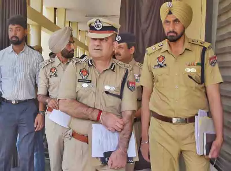Ludhiana: पुलिस अधिकारियों से कहा गया कि यदि पदोन्नति और प्रोत्साहन चाहिए तो काम करें Ludhiana: पुलिस अधिकारियों से कहा गया कि यदि पदोन्नति और प्रोत्साहन चाहिए तो काम करें