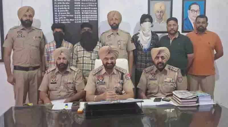 Ludhiana: लुटेरों के गिरोह के तीन सदस्य पुलिस के शिकंजे में Ludhiana: लुटेरों के गिरोह के तीन सदस्य पुलिस के शिकंजे में