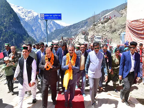 CM सुखू का पांगी में गर्मजोशी से स्वागत, लोगों से सौर ऊर्जा संयंत्र लगाने का किया आग्रह CM सुखू का पांगी में गर्मजोशी से स्वागत, लोगों से सौर ऊर्जा संयंत्र लगाने का किया आग्रह