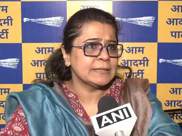 मेहुल चोकसी हुआ भगोड़ा...: AAP की प्रियंका कक्कड़ ने बीजेपी पर बोला हमला मेहुल चोकसी हुआ भगोड़ा...: AAP की प्रियंका कक्कड़ ने बीजेपी पर बोला हमला