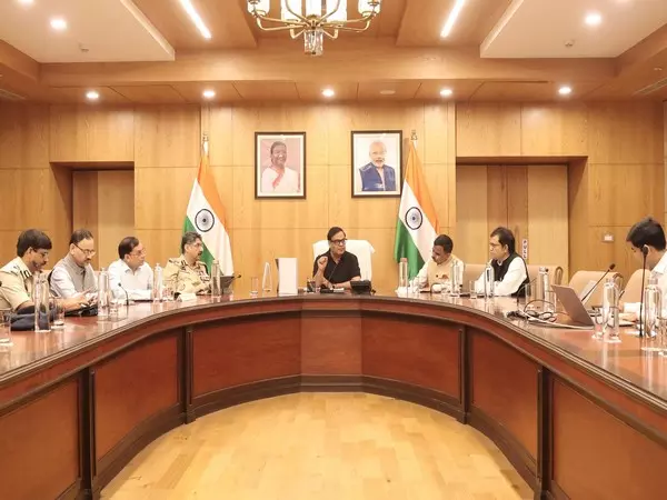 सीएम सरमा ने NEET परीक्षा की अखंडता की रक्षा के उपायों पर चर्चा के लिए बैठक की सीएम सरमा ने NEET परीक्षा की अखंडता की रक्षा के उपायों पर चर्चा के लिए बैठक की