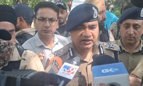 शांतिपूर्ण जीवन सुनिश्चित करने में जुटी है पुलिस: IGP Birdi शांतिपूर्ण जीवन सुनिश्चित करने में जुटी है पुलिस: IGP Birdi