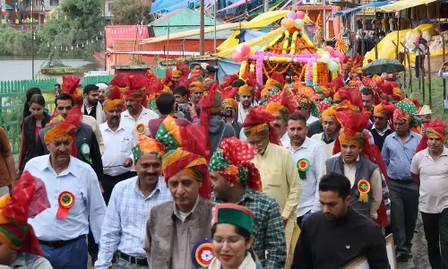 रिवालसर बैसाखी मेले में आध्यात्मिक भावना और सांस्कृतिक एकता की झलक