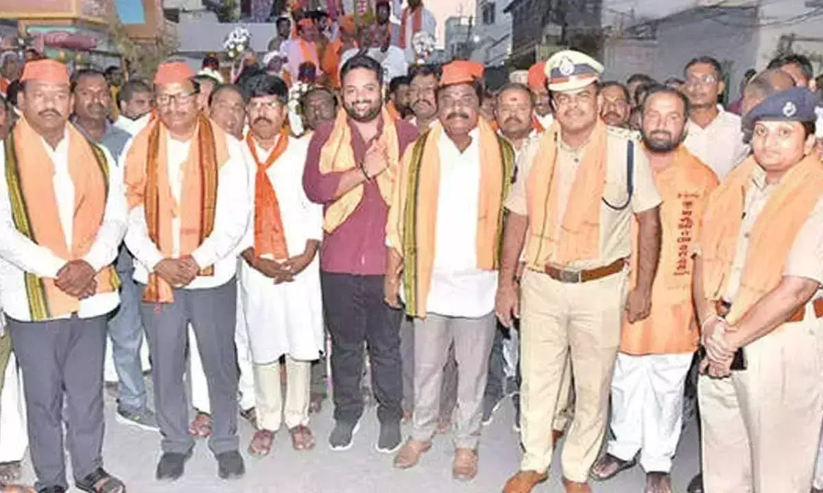 Telangana: हनुमान जयंती की रैलियों पर पुलिस की कड़ी निगरानी