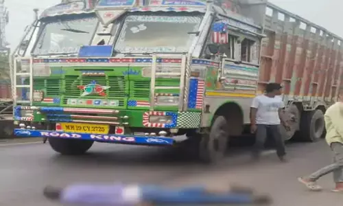 गुढ़ियारी रोड में ट्रक ने रौंदा, बाइक सवार की मौत गुढ़ियारी रोड में ट्रक ने रौंदा, बाइक सवार की मौत