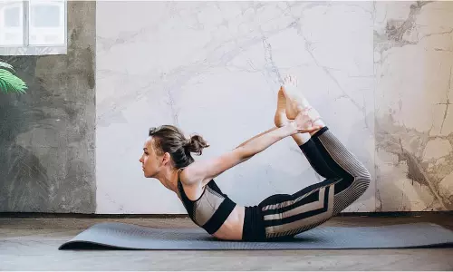 Yoga Poses To Reduce Back Fat: पीठ की चर्बी कम करने के लिए रोजाना करें ये योगासन Yoga Poses To Reduce Back Fat: पीठ की चर्बी कम करने के लिए रोजाना करें ये योगासन