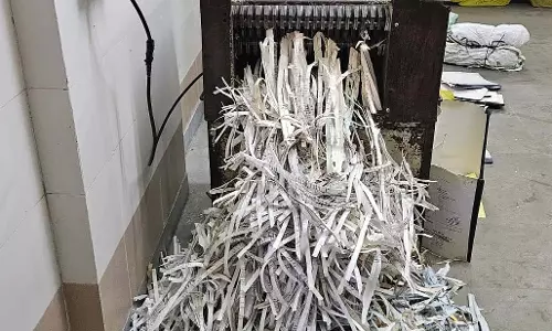 Mumbai: नगर निगम ने 100 दिवसीय कार्ययोजना के तहत 50,000 से अधिक अप्रचलित फाइलें नष्ट कीं Mumbai: नगर निगम ने 100 दिवसीय कार्ययोजना के तहत 50,000 से अधिक अप्रचलित फाइलें नष्ट कीं
