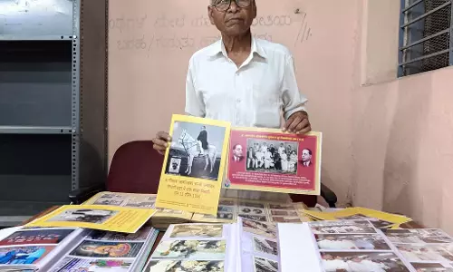 अम्बेडकर जयंती: बेलगाम के एक कलाकार के पास है अम्बेडकर चित्रों का दुर्लभ संग्रह अम्बेडकर जयंती: बेलगाम के एक कलाकार के पास है अम्बेडकर चित्रों का दुर्लभ संग्रह