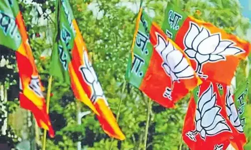 Telangana: भाजपा नेताओं ने बस्तियों का दौरा कर लोगों को इसके लाभों के बारे में बताया