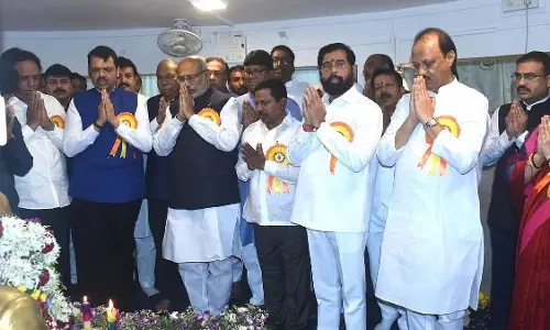 Maharashtra: राज्यपाल, मुख्यमंत्री सहित अन्य लोगों ने अम्बेडकर जयंती पर श्रद्धांजलि दी