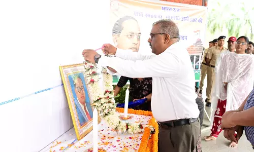 अम्बेडकर जी का 134वां जन्म दिवस दक्षिण पूर्व मध्य रेलवे में मनाया गया अम्बेडकर जी का 134वां जन्म दिवस दक्षिण पूर्व मध्य रेलवे में मनाया गया