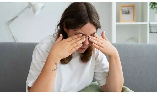 Yoga Tips: आंखों में दर्द और जलन से हैं परेशान तो करें इन योगासनों का अभ्यास Yoga Tips: आंखों में दर्द और जलन से हैं परेशान तो करें इन योगासनों का अभ्यास