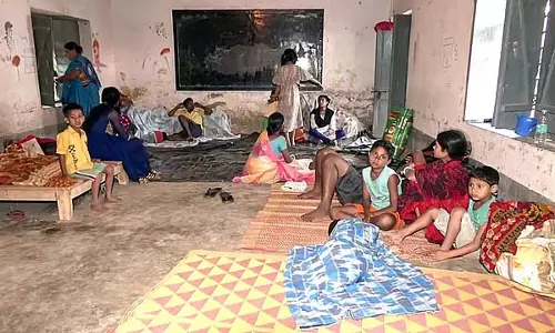 वक्फ विरोध प्रदर्शन के दौरान हिंसा: हिंदू अपनी जान बचाने के लिए मुर्शिदाबाद से भागे