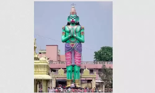 तमिल नववर्ष: 5,000 लीटर दूध से अंजनेयार का अभिषेक