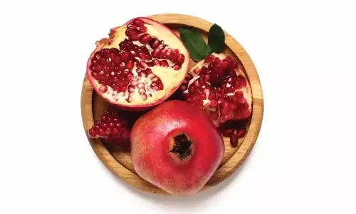 Pomegranate Juice Benefits: रोजाना अनार का जूस पीने से होते हैं ये फायदे Pomegranate Juice Benefits: रोजाना अनार का जूस पीने से होते हैं ये फायदे