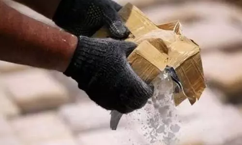 Gujarat : तटरक्षक बल और एटीएस ने तस्करों से 1,800 करोड़ की ड्रग्स जब्त की