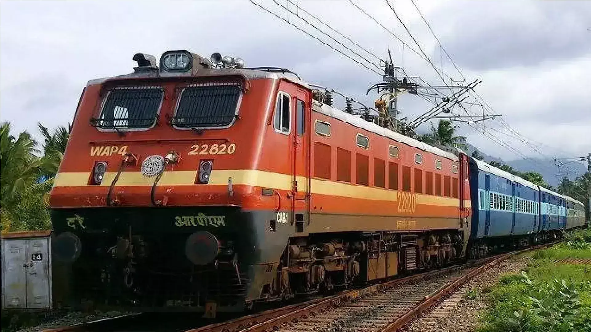 Bareilly में 13 ट्रेनें रद्द, यात्रियों की बढ़ी परेशानी Bareilly में 13 ट्रेनें रद्द, यात्रियों की बढ़ी परेशानी