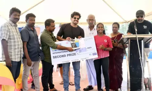 Kerala: अंतर्राष्ट्रीय सर्फिंग महोत्सव का समापन Kerala: अंतर्राष्ट्रीय सर्फिंग महोत्सव का समापन