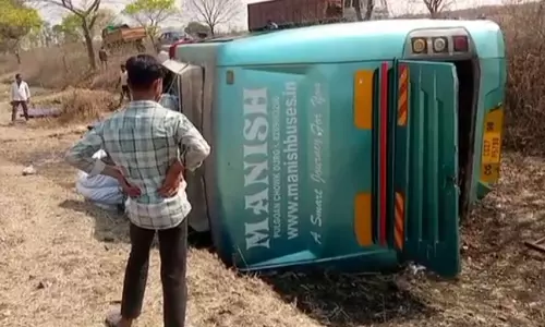 दुर्ग से निकली बस शहडोल में हादसे का शिकार, कई यात्री घायल