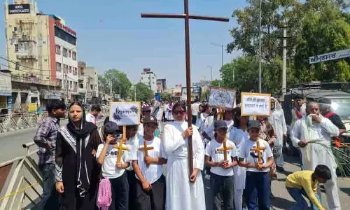 Palm Sunday पर शांति जुलूस निकाला गया