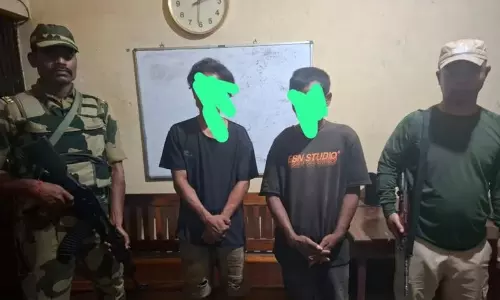Manipur: बीएसएफ ने मोरेह में सीजीआई छत शीट चुराने वाले दो लोगों को पकड़ा