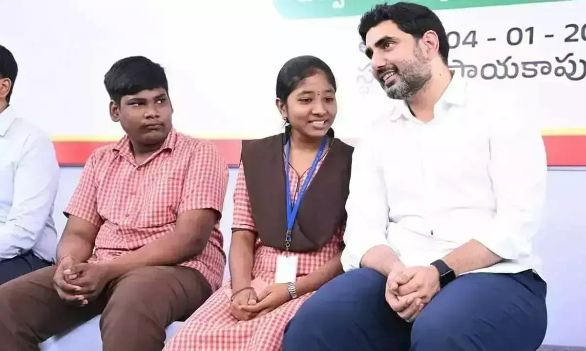 Andhra: इंटर टॉपर राज्यलक्ष्मी को सम्मानित किया गया