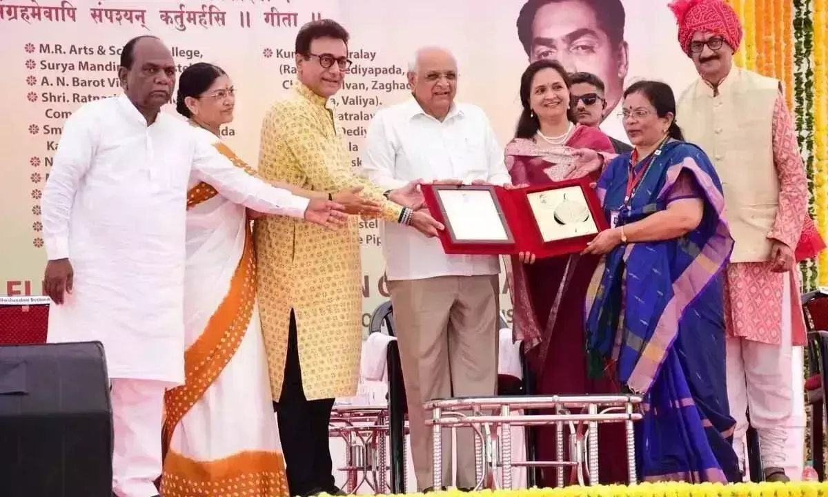 AKNU के वीसी प्रसन्ना श्री को रत्नसिंहजी महिदा पुरस्कार मिला AKNU के वीसी प्रसन्ना श्री को रत्नसिंहजी महिदा पुरस्कार मिला