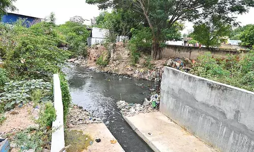 Andhra: शहरों में बाढ़ और भूमिगत सीवरेज कार्यों को फिर से शुरू करने का फैसला Andhra: शहरों में बाढ़ और भूमिगत सीवरेज कार्यों को फिर से शुरू करने का फैसला