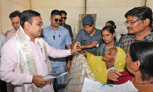 Jaipur: मुख्यमंत्री शर्मा ने किया परिवेदनाओं का त्वरित निस्तारण -आमजन को मिली राहत Jaipur: मुख्यमंत्री शर्मा ने किया परिवेदनाओं का त्वरित निस्तारण -आमजन को मिली राहत