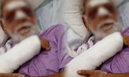 Saligramam में दोपहिया वाहन पर सवार 16 वर्षीय किशोर ने बुजुर्ग को टक्कर मारी Saligramam में दोपहिया वाहन पर सवार 16 वर्षीय किशोर ने बुजुर्ग को टक्कर मारी