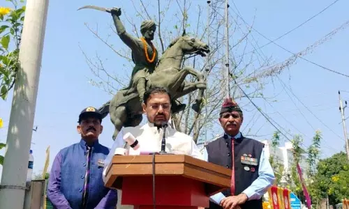 Jammu: जनरल जोरावर सिंह की 241वीं जयंती देशभक्ति के उत्साह के साथ मनाई गई Jammu: जनरल जोरावर सिंह की 241वीं जयंती देशभक्ति के उत्साह के साथ मनाई गई