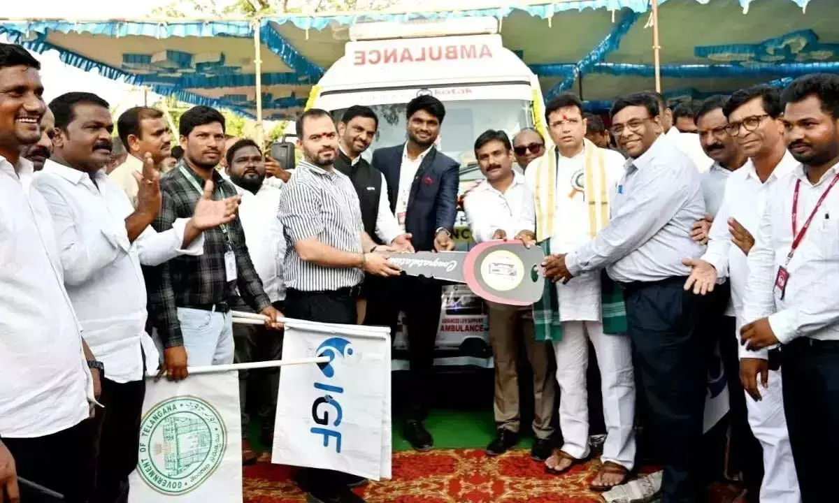 Telangana: मंत्री श्रीधर बाबू का जिले का तूफानी दौरा Telangana: मंत्री श्रीधर बाबू का जिले का तूफानी दौरा