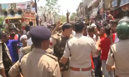 गुना में पथराव के विरोध पर VHP, बजरंग दल पर लाठीचार्ज