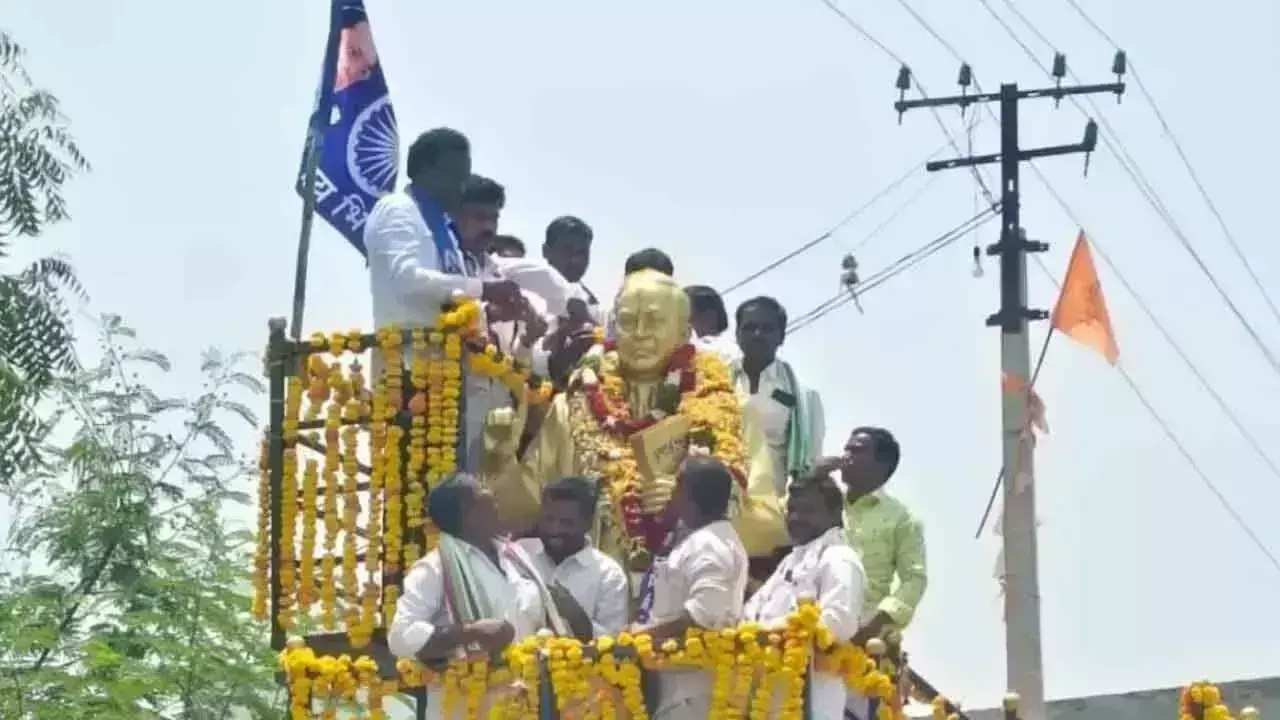 Basu हनुमंतु नायडू ने गडवाल निर्वाचन क्षेत्र में अंबेडकर जयंती समारोह का नेतृत्व किया