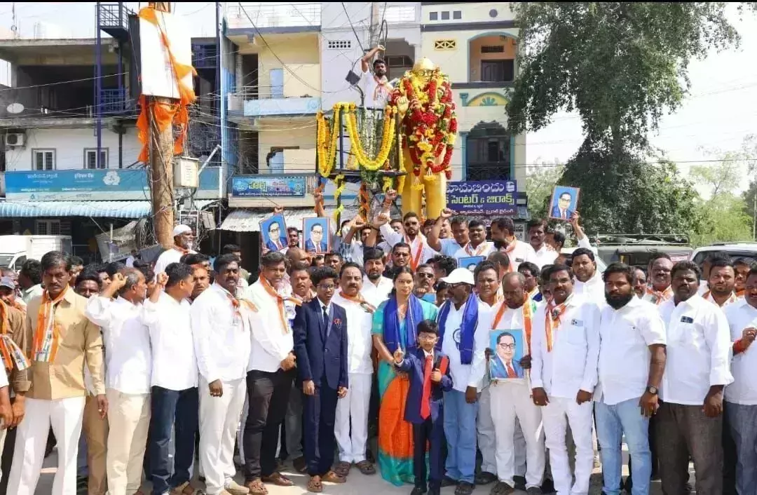 Telangana: सरितम्मा ने युवाओं से उनके आदर्शों को अपनाने का आह्वान किया Telangana: सरितम्मा ने युवाओं से उनके आदर्शों को अपनाने का आह्वान किया