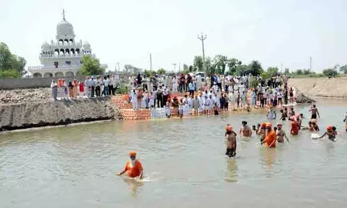 सीचेवाल ने बैसाखी पर Budha Darya में डुबकी लगाई, स्पीकर ने उनके प्रयासों की सराहना की