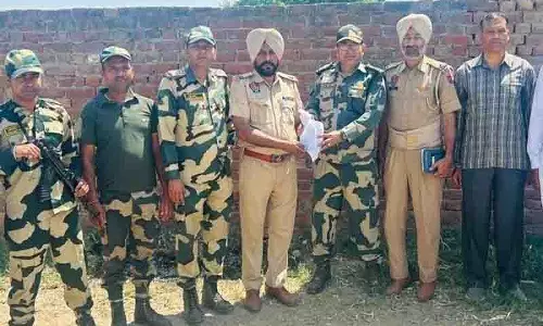 BSF, पंजाब पुलिस ने 554 ग्राम हेरोइन जब्त की