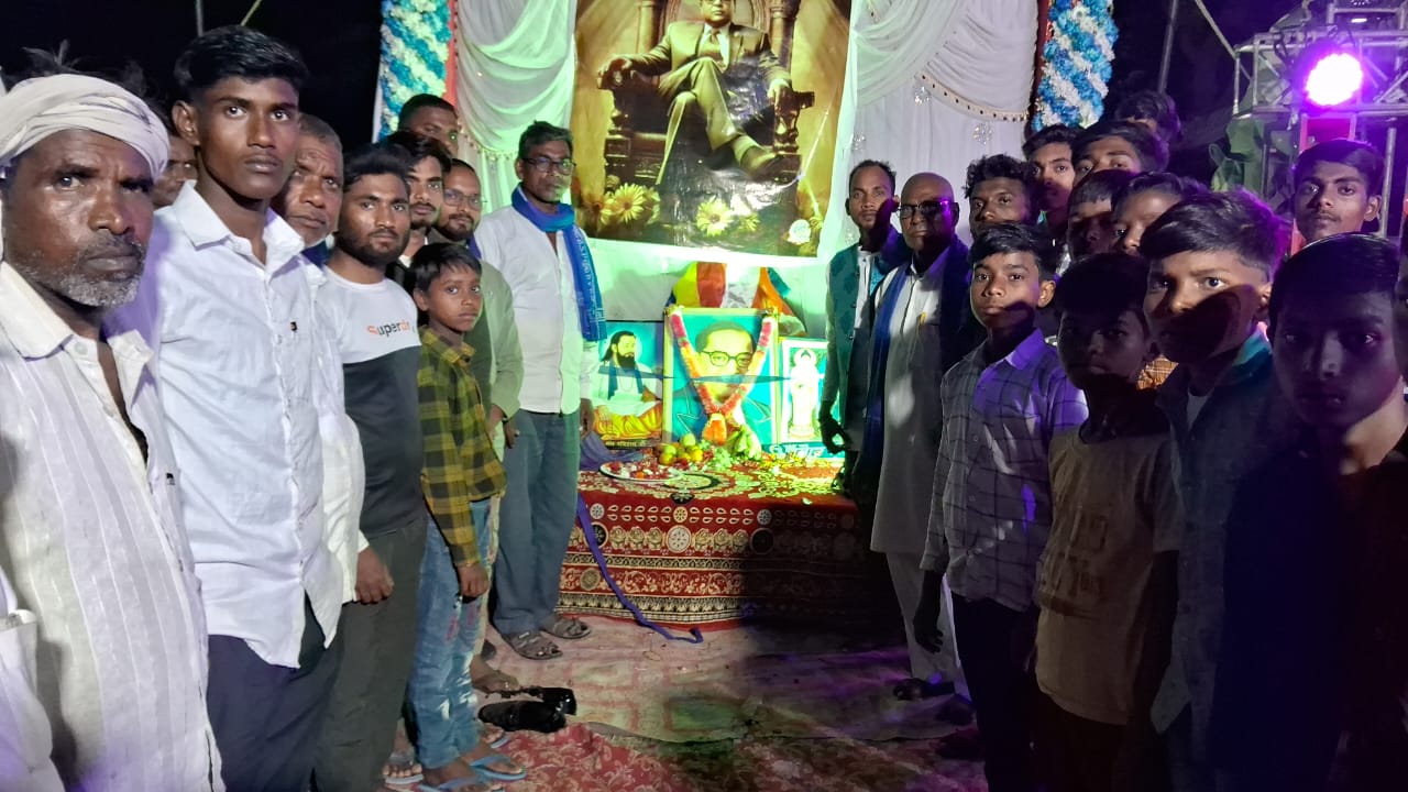 धूमधाम के साथ मनाई गई संविधान निर्माता बाबा साहब डॉक्टर भीमराव अंबेडकर की जयंती