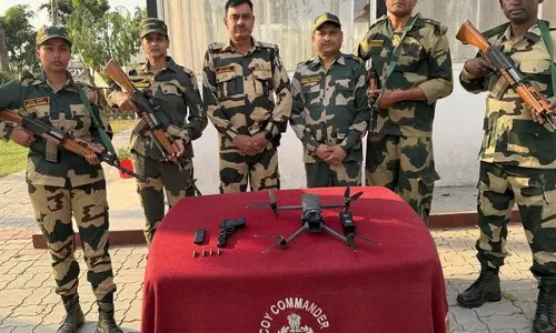BSF ने अमृतसर सीमा पर पिस्तौल और गोलाबारूद के साथ बरामद किया ड्रोन