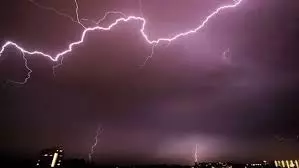 Bihar: बारिश बना काल, बिजली गिरने से 3 लोगों की मौत Bihar: बारिश बना काल, बिजली गिरने से 3 लोगों की मौत