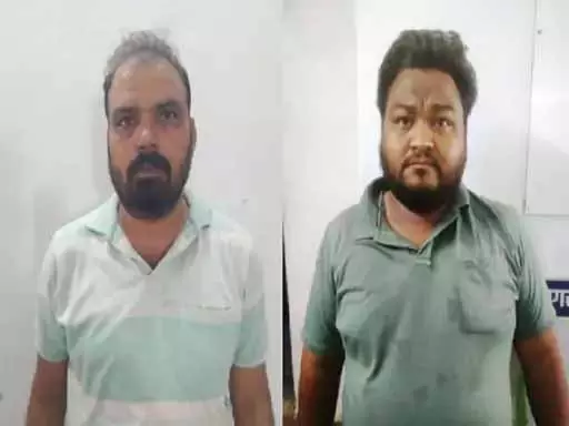 चाय वाला सटोरिया निकला, मोबाइल के साथ सहयोगी भी पकड़ाया चाय वाला सटोरिया निकला, मोबाइल के साथ सहयोगी भी पकड़ाया