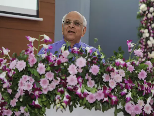 Gujarat CM ने तुरी बरोट द्वारा आयोजित भीम दयरो, मातृ-पितृ वंदना, सम्मान समारोह में भाग लिया Gujarat CM ने तुरी बरोट द्वारा आयोजित भीम दयरो, मातृ-पितृ वंदना, सम्मान समारोह में भाग लिया