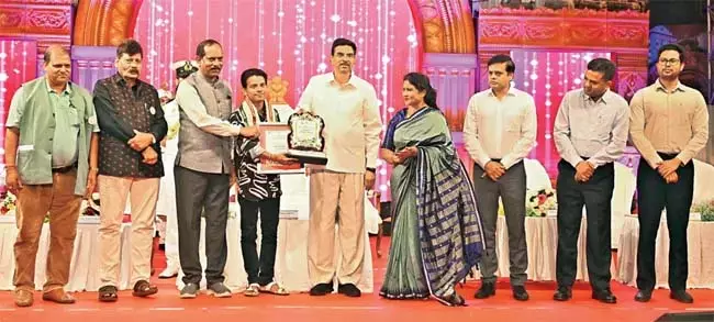 77वां उद्घाटन समारोह भुवनेश्वर के उत्कल मंडपम में आयोजित किया 77वां उद्घाटन समारोह भुवनेश्वर के उत्कल मंडपम में आयोजित किया