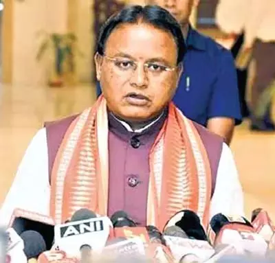 Odisha: मुख्यमंत्री ने अम्मा के दर्शन किए और पूजा-अर्चना की Odisha: मुख्यमंत्री ने अम्मा के दर्शन किए और पूजा-अर्चना की