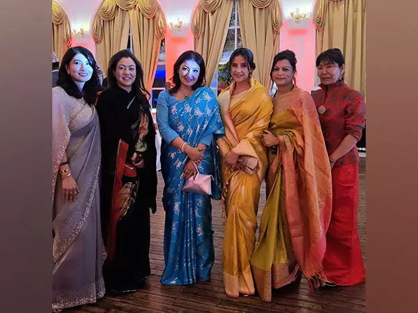 मनीषा कोइराला ने Nepali New Year पर शुभकामनाएं दीं मनीषा कोइराला ने Nepali New Year पर शुभकामनाएं दीं