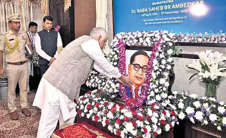 Andhra के राज्यपाल ने अंबेडकर की प्रशंसा की Andhra के राज्यपाल ने अंबेडकर की प्रशंसा की