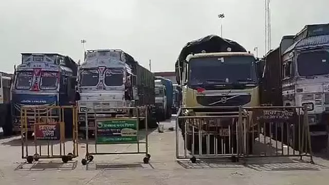 Karnataka में ट्रक मालिक आधी रात से हड़ताल पर जाएंगे Karnataka में ट्रक मालिक आधी रात से हड़ताल पर जाएंगे